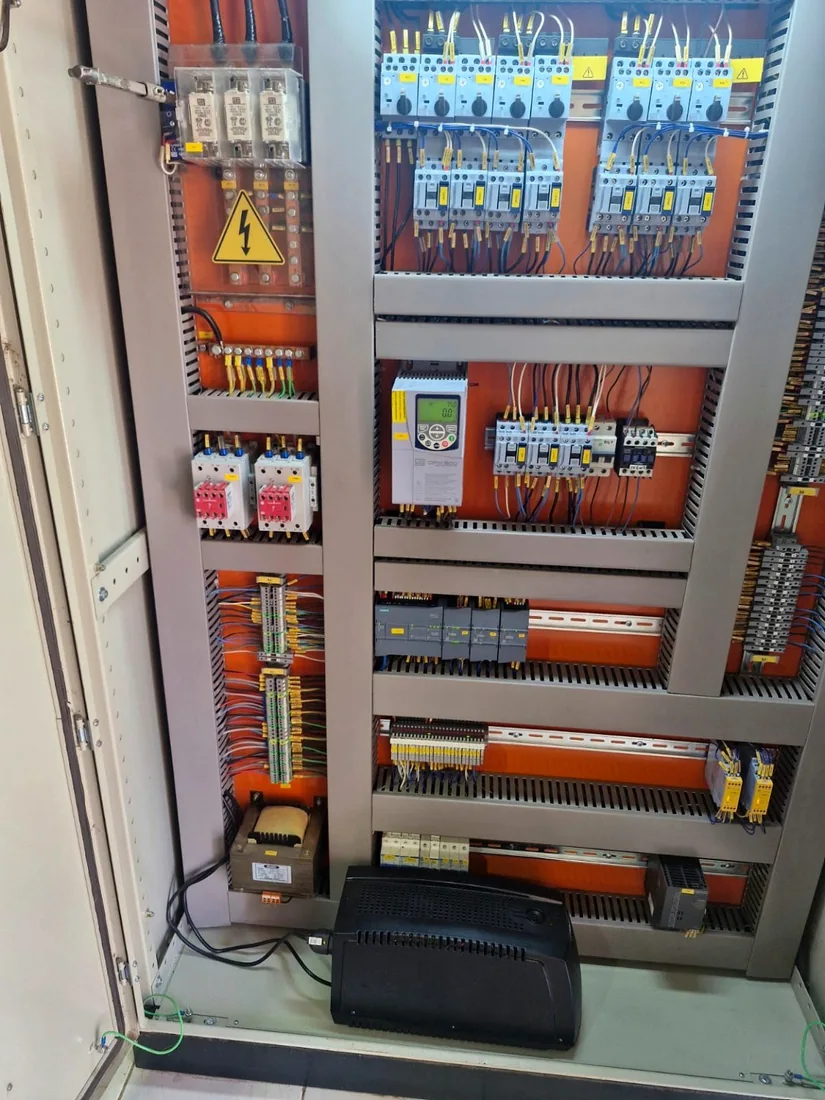 Painéis elétricos e automação